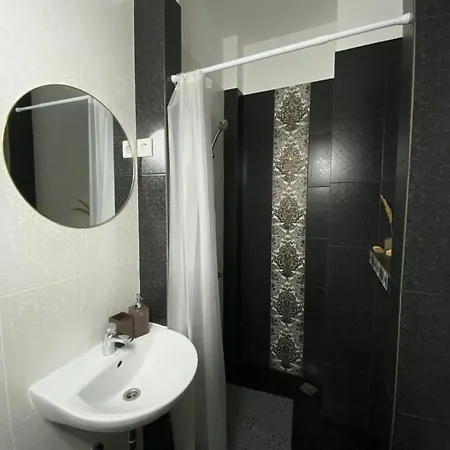 555 метров до моря Apartman *